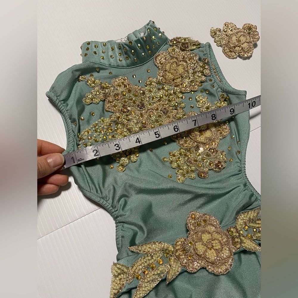 Rare Glamour competition solo dance costume
sage green lyrical SC child - Picture 8 of 11